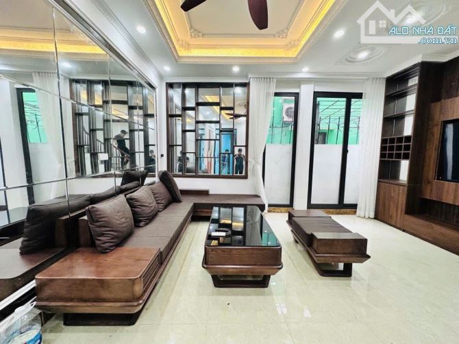 NHÀ ĐẸP 2 MẶT THOÁNG TRUNG TÂM CẦU GIẤY 45m MT 3.8m 6 TẦNG FULL NỘI THẤT GẦN PHỐ 9.2 TỶ