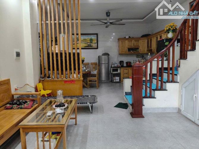 NHÀ LÔ GÓC KHU PHÂN LÔ 918 PHÚC ĐỒNG 80M, 4T, MT  5M, Ô TÔ THÔNG, TRÁNH CÁC NGẢ, VỈA HÈ.