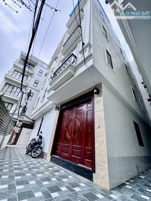 Văn Hội, sát HV Tài Chính, 45m2 chỉ 9 tỷ, phân lô, gần ô tô, full nội thất xịn