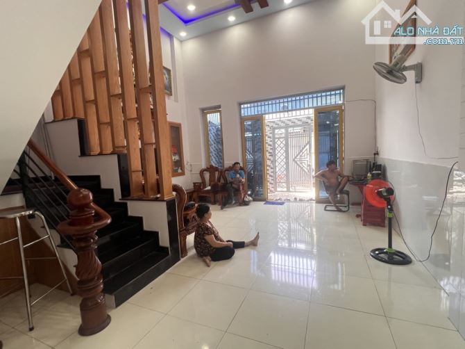 Bán nhà Hóc Môn,Trịnh Thị Dối gần ngã tư Lê Văn Khương- 94m² 2 tầng, giá chỉ 5.2 tỷ.
