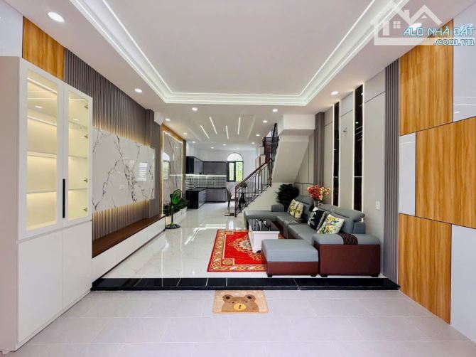 Bán nhà ngay chợ Cầu Đồng,Thạnh Lộc 28, 4.5x11, 3 TẦNG, 4TY18