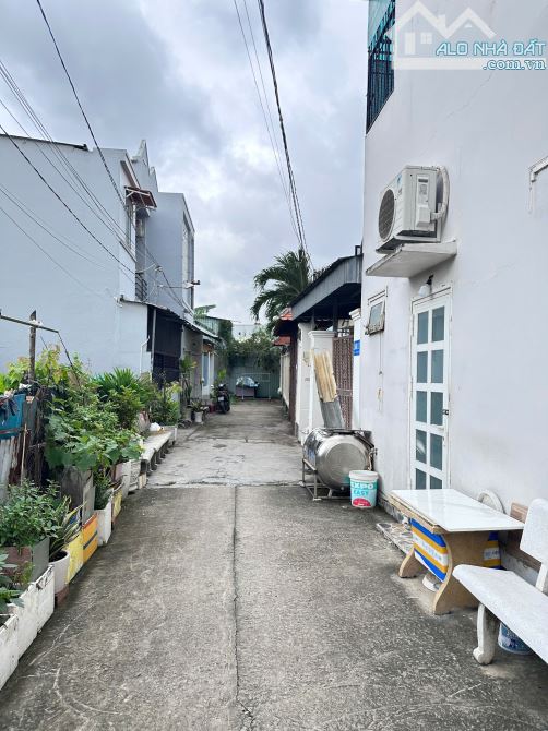 Chính chủ bán nhà cấp 4 dt 135m2 hẻm 1676 Lê Văn Lương, Nhà Bè. hẻm xe hơi giá 5.8 tỷ
