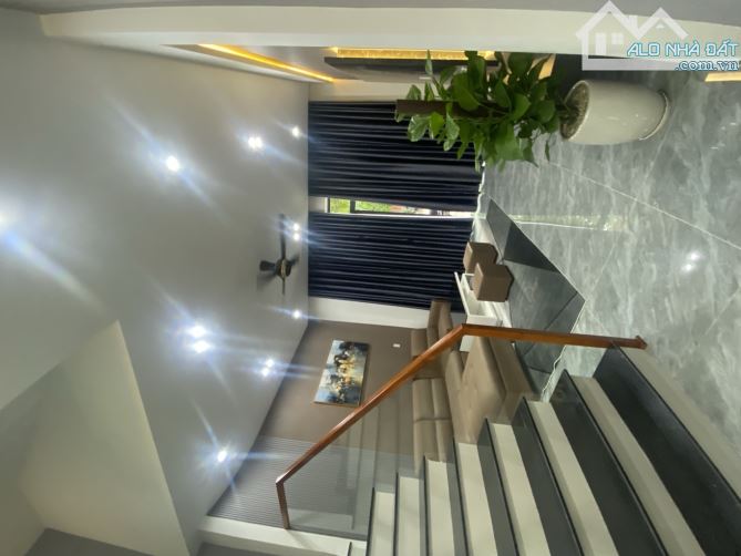🏡 BÁN NHÀ 3 TẦNG ĐÚC – TRẦN ĐỨC – ĐƯỜNG 10,5M, LỀ 5M ✨ Kẹp kiệt bên hông 3m – thoáng mát,