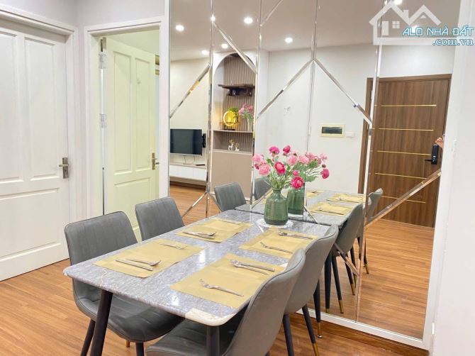 Bán căn hộ chung cư - C18, 655 Lạc Long Quân 101m², 3 ngủ 2VS, tầng trung, view Hồ Tây