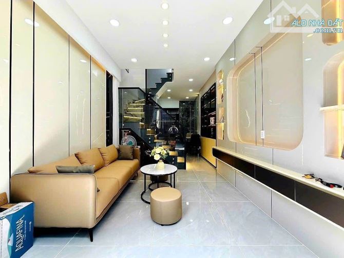 OTO TRÁNH, nhà phố Đàm Quang Trung, Long Biên 32m2 x 5T giá 6tỷ1 có thương lượng