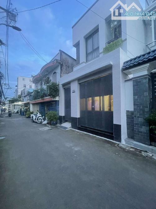 Bán nhà ngang 10m cực hiếm – hẻm xe hơi 6m p.7, q.8 – tách đôi 2 căn được