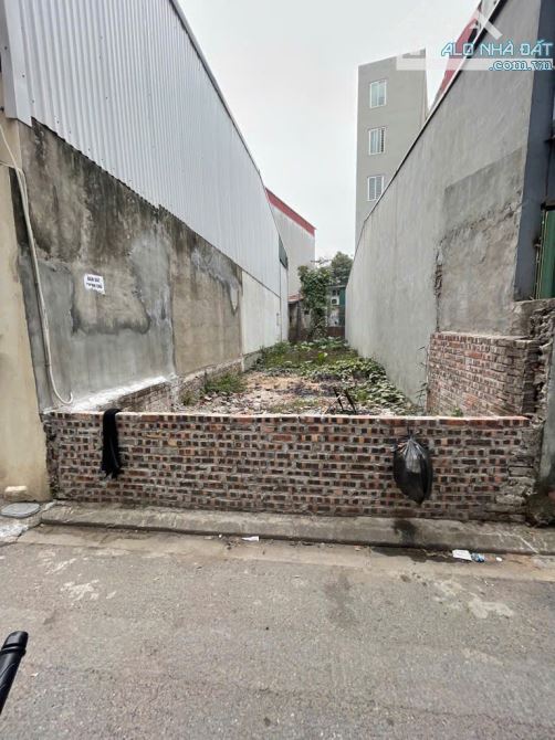 Bán mảnh đất 85m ngõ thông ô tô cách chợ Thạch Bàn 100m, vị trí đẹp, thuận tiện an sinh