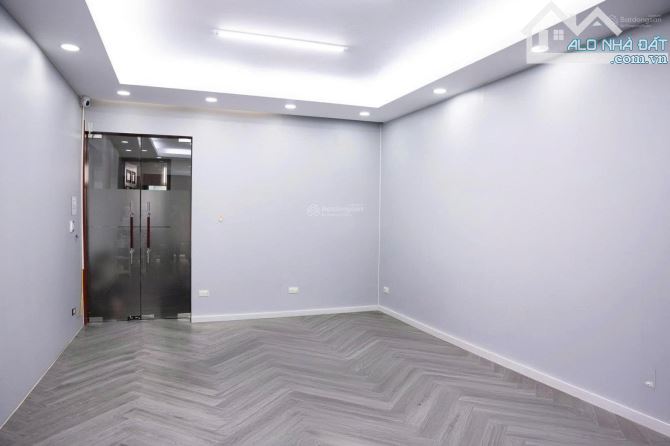 Cho thuê nhà ô tô, kd, vp Nguyễn Xiển, Thanh Xuân, 60m2, 4 tầng, 30 triệu