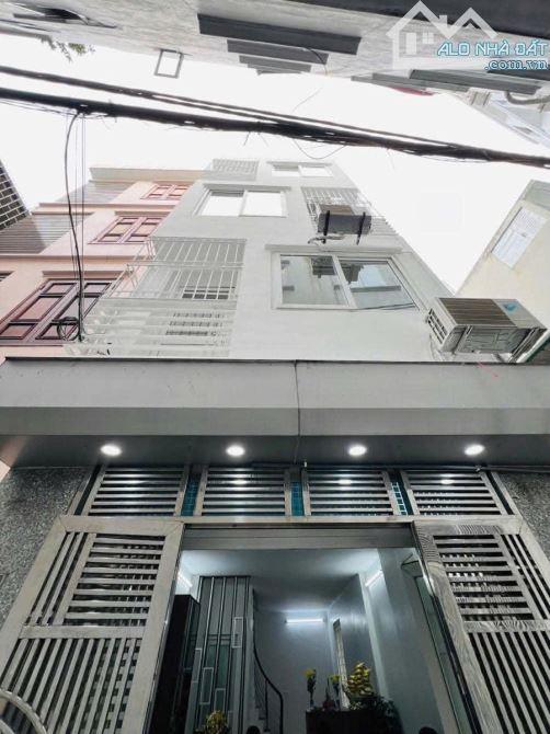 GIẢM CHÀO 500 triệu. chỉ còn 9 tỷ. Đình Thôn - Mỹ Đình. 41m2 x 4 Tầng. Cách phố 100 mét