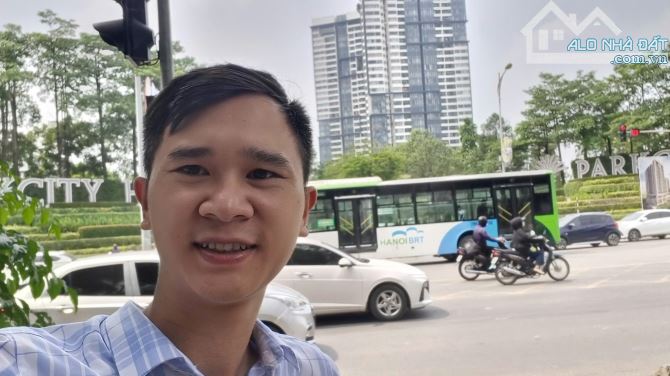 Bán gấp Nhà C4 Sổ Đỏ 50 m2 Phân Lô Lê Trọng Tấn giá 9 Tỷ Ô tô vào.