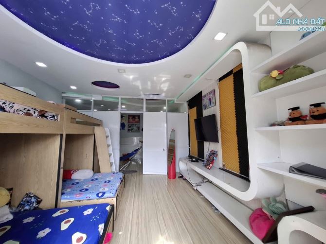 Bán nhà Hẻm Xe Hơi đường Tân Hoà Đông, 194m2 ( 10 x 19 ) 4 TẦNG Thang Máy 6PN , Gấp bán