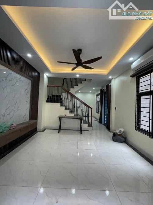 Bán nhà 30m2×5T, nhà mới dân xây chắc chắn full nội thất, xách vali về ở ngay