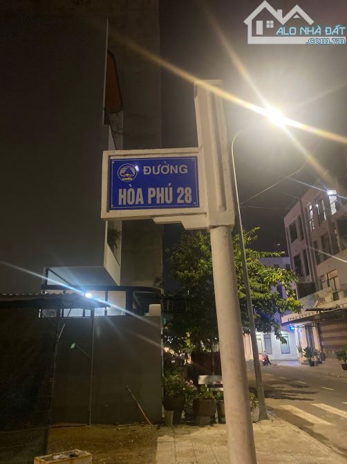 Khu đô thị Kim Long: Bán lô đất đường Hòa Phú 28; sát biển; siêu thị Mega Market