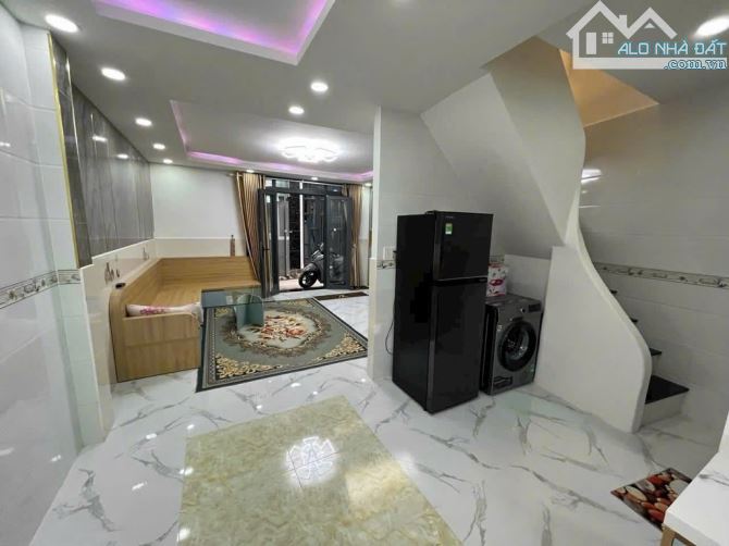 NHÀ ĐẸP MỚI XÂY FULL NỘI THẤT Quận 7 ngang 5m NHỈNH 3 TỶ SHR, HOÀN CÔNG