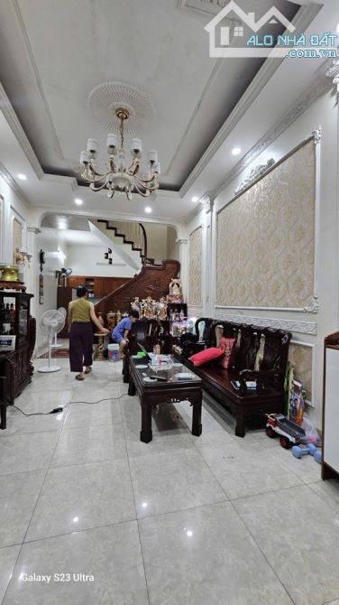 Bán nhà Thiên Hiền, Mỹ Đình, gần ô tô, gần phố, kinh doanh, 2 thoáng.