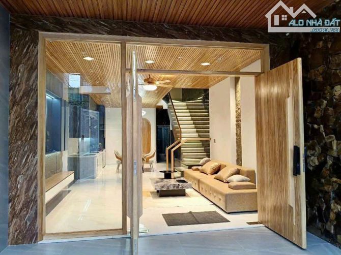 💥BÁN NHÀ 3 TẦNG SIÊU ĐẸP, ĐƯỜNG 7,5M - SÁT CẦU NGUYỄN TRI PHƯƠNG, HOÀ XUÂN, ĐÀ NẴNG. GIÁ