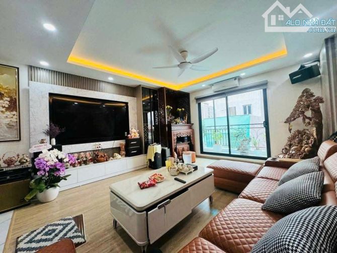 HÀNG HOT. BÁN NHÀ VŨ ĐỨC THẬN VIỆT HƯNG, Ô TÔ TRÁNH, GA RA Ô TÔ, KINH DOANH, GIÁ HỜI