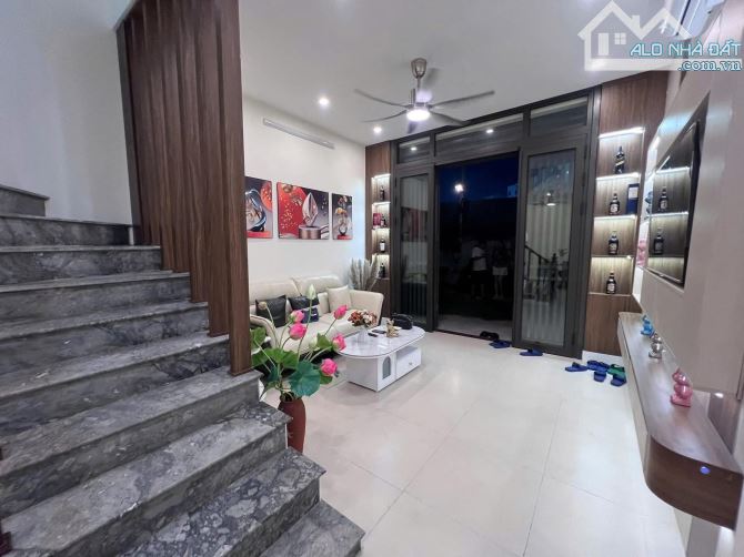 🏡 PHƯƠNG CANH – LÔ GÓC 38M² – SỔ VUÔNG – NGÕ THÔNG RỘNG – 5 TẦNG – NHỈNH 7 TỶ