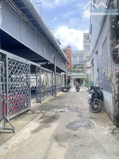 Bán Gấp nhà số 12 Tân Kỳ Tân Quý hẻm 5m 74m2 khu vực xây 4 Tầng Nhỉnh 5 tỷ