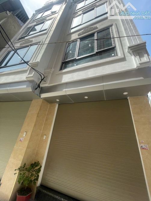 NHÀ MỚI KOONG - 5 TẦNG THANG MÁY - Ô TÔ QUA NHÀ Ô TÔ VÀO NHÀ - CẠNH KĐT XA LA