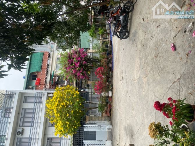 322M2- SHR- HẺM XE HƠI KDC BỘ CÔNG AN NGUYỄN VĂN QUỲ Q7-NHÀ BIỆT THỰ CHỈ 18 TỶ 5