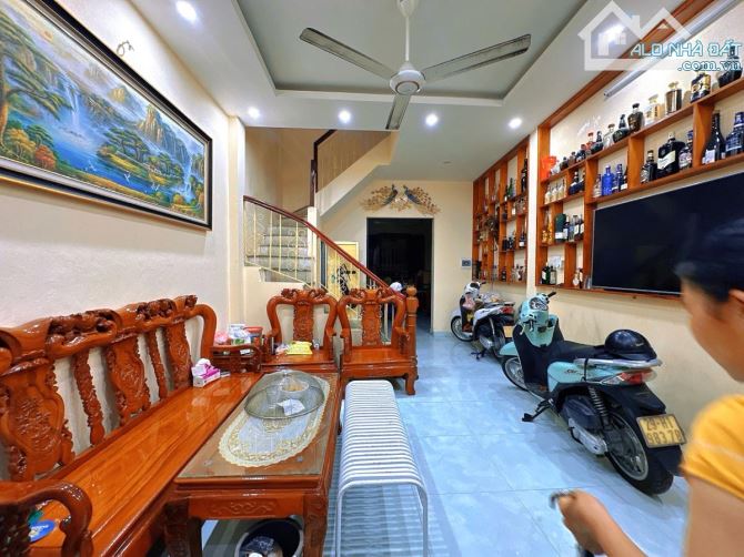 BÁN NHÀ PHỐ VŨ THẠNH, ĐỐNG ĐA, 2 THOÁNG, 51M x 4 TẦNG, MẶT TIỀN 4M, GIÁ 13,99 TỶ