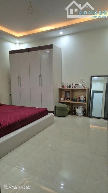 🏠🏠🏠Chào bán nhà Vinhomes riverside 5 tầng dân xây độc lập giá 5,xx tỷ - 10