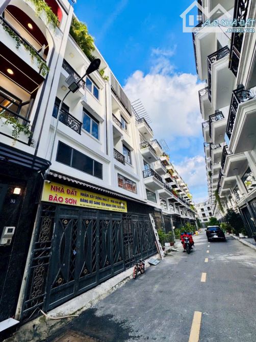 NHÀ ĐẸP THÀNH ĐÔ – TX38, Q.12 – 52M² (4x13) – TRỆT 3 LẦU, 5PN 6WC, FULL NỘI THẤT – 5.9 TỶ - 10
