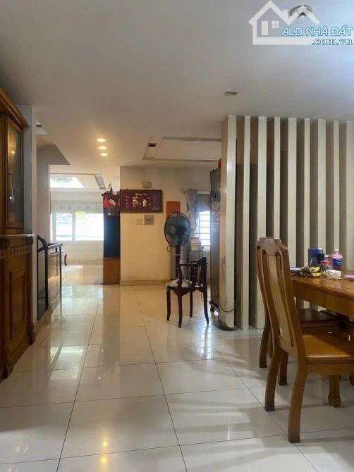 GẤP bán nhà hẻm 102 Lê Văn Thọ  ngang 7m 126m2 4 tầng có gara gần chợ đêm HTT chỉ 17.5 tỷ - 10