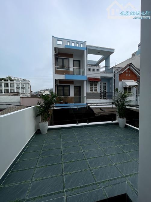 Nhà đẹp lung linh 3 tầng Q7 giá chỉ 6toi8 - 10