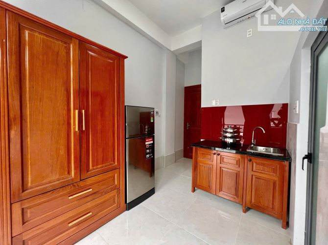 Nhà 5 tầng (5x20m), thua nhập 60tr/ tháng, sát Mặt tiền Bùi Minh Trực P5 - 10