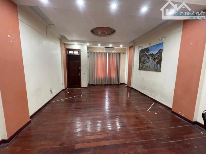 Cho thuê nhà ô tô, kd, vp Đông Quan, Cầu Giấy, 100m2, 3 tầng, tầng hầm, 23tr - 10