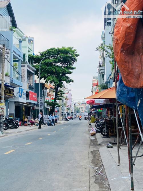 NHỈN 2T_TRUNG TÂM Q1 - TRẦN KHẮC CHÂN _SÁT MT LỚN - 10