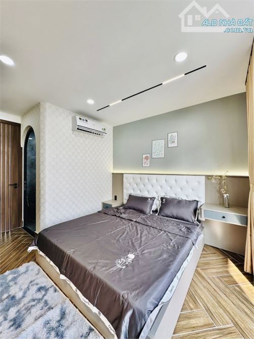 Nhà mới 5 Tầng, Thang máy – Phan Huy Ích, Gò Vấp – View Kênh Tham Lương cực VIP – Chỉ 10.8 - 11