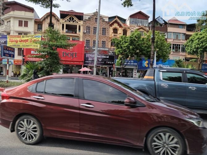 Bán nhà Nguyễn Hữu Thọ - Đường 6 làn xe - 540m2, MT 46m - Giá siêu đầu tư 145 tỷ