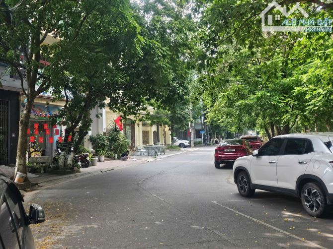 Bán đất phố hoàng ngân nhìn vườn hoa DT 172m, MT8m, Hướng TN&TB, Giá 25 tỷ - 1