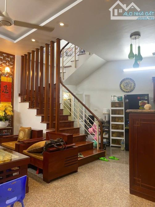 CHỦ CẦN TIẾN BÁN NHÀ ĐẸP VÕ CHÍ CÔNG, OTO 50M, GẦN PHỐ, NHÀ 5 TẦNG, 40M2 GIÁ 6,3 TỶ - 1