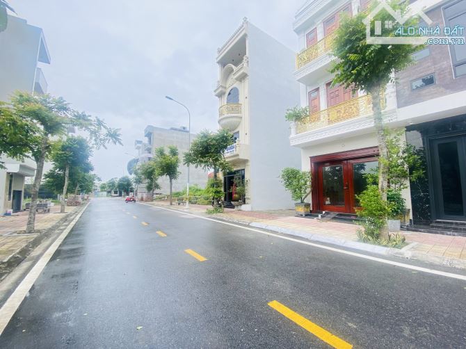 BÁN ĐẤT HƯỚNG ĐÔNG NAM DÃY C11 KHU ĐÔ THỊ VŨ PHÚC TP THÁI BÌNH - 1