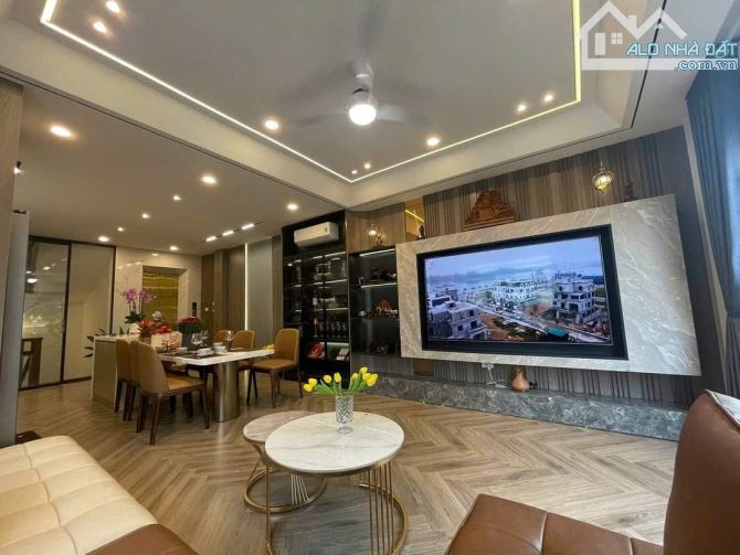 Nhà Đẹp Mới Toanh Phố Ngọc Lâm, Ô Tô Đỗ Cổng, Full Nội Thất, 36m2, 5 Tầng, Gía 7,8 Tỷ. - 1