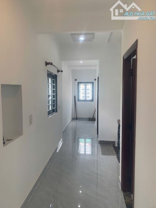 1/tân chách hiệp 34 công nhận đủ 68.2m  Btct 2tầng xe oto đổ cửa  giá 5.2tỷ  liên hệ Toàn - 1
