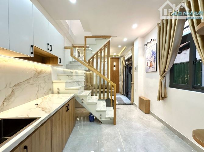 🟢NHÀ ĐẸP - CHỈ: 4.45 TỶ - GIÁP Q1 - 26M2 - DTSD: 52M2 - 2 TẦNG- (8M ❌ 3M) - 2 PN - 1