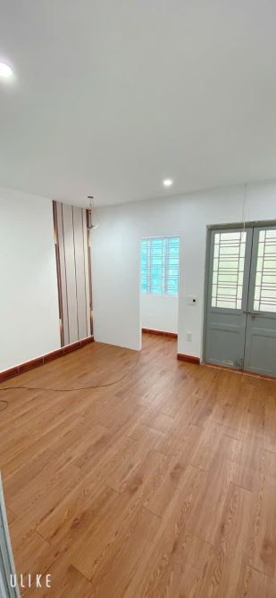Bán nhà 2 tầng sạch đẹp sân cổng về ở luôn ngõ 229 Miếu Hai Xã - 1