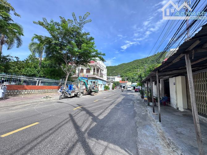 Nha Trang - Lô Đất 3 Mặt Tiền Trường Sơn - Thích Hợp Xây Dựng Khách Sạn Và Căn Hộ Dịch Vụ - 1