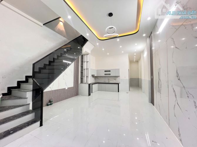 CHỦ NỢ NGÂN HÀNG CẦN BÁN GẤP NHÀ LẦU NGAY TRUNG TÂM TÂN TRIỀU - 1