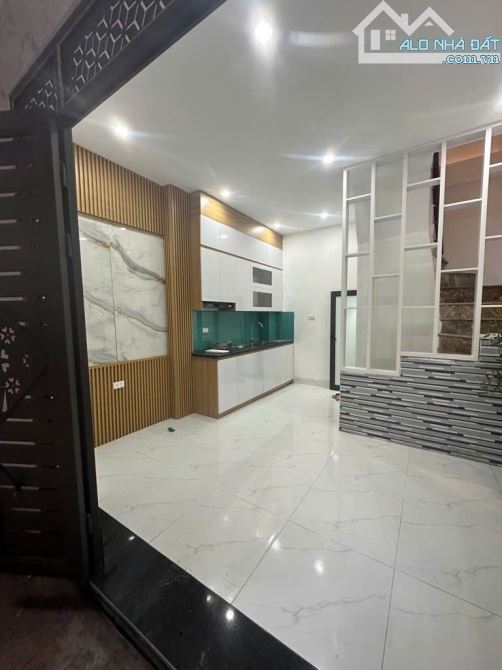 3 TỶ HƠN . BA GÁC ĐỖ CỬA . 50 M  RA PHỐ .   25 M2 . 4 TẦNG KHUNG CỘT. PHÁP LÝ CHUẨN MBVB . - 1