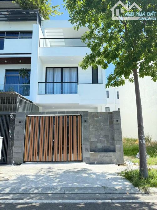 Bán nhà 3 tầng KĐT Mỹ Gia Gói 7 đối diện sân bóng giá bán 7,9 tỷ - 1