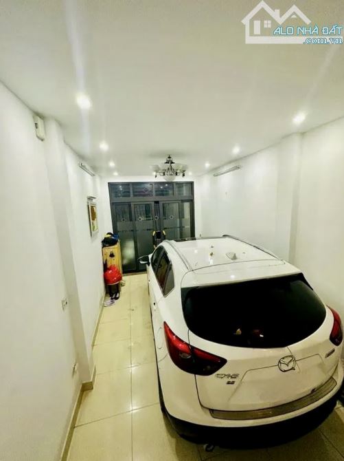 🔹 HIẾM! NHÀ ĐẸP GẦN PHỐ ĐÊ LA THÀNH – Ô TÔ TRÁNH – 5 TẦNG – CHỈ VIỆC Ở - 1
