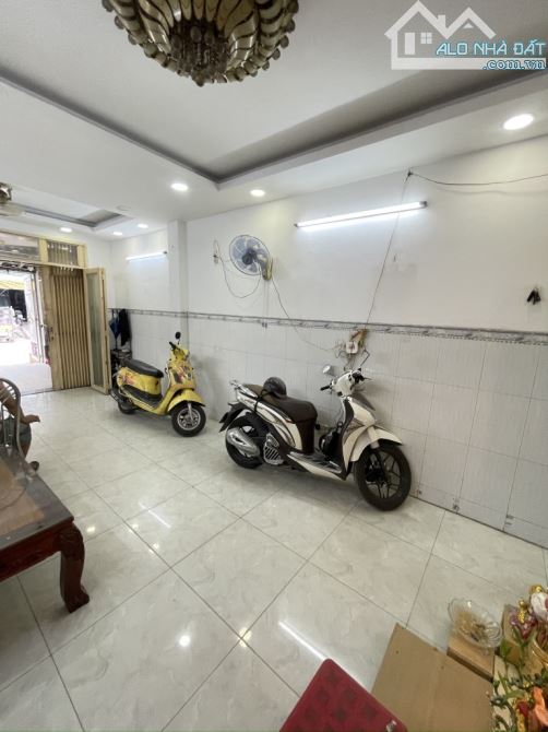Bán Gấp Nhà HXT 10m thông đường nguyễn quý yêm Bình Tân DT 4mx25m 3 tầng chỉ 6.95 Tỷ - 1