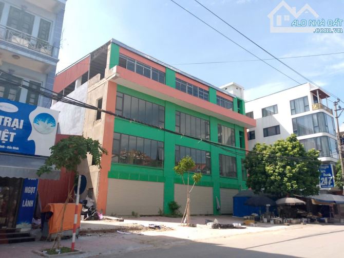 84 m2/ 4.7 M tiền/ 8.1 M tiền/ Mặt Phố Ngọc Khám/Thuận Thành - 1