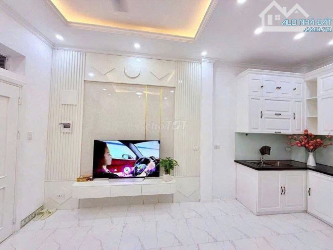 Cho thuê nhà  ĐẸP - Ở NGAY ngõ Văn Chương - Đống Đa 33m x 5T, 3PN4VS giá 15 triệu - 1